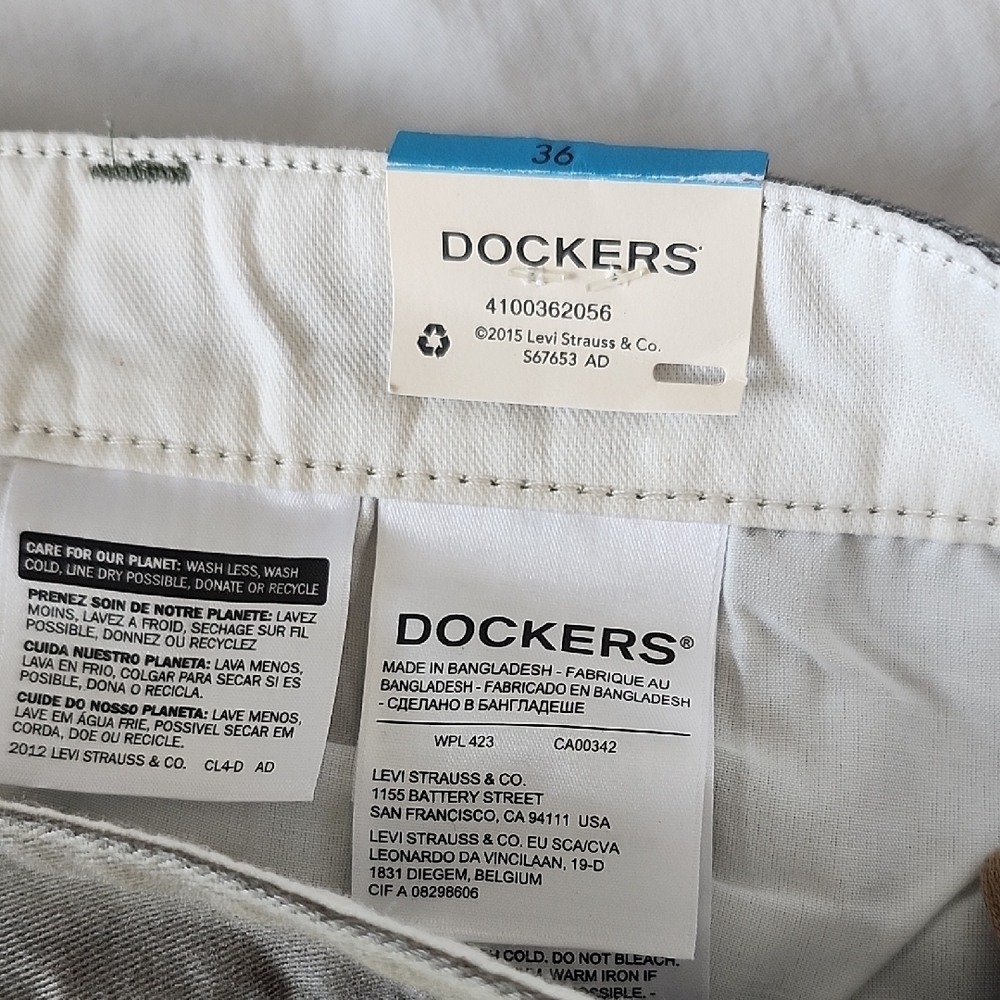 Dockers Men's Olive Green Shorts - Picture 6 of 7